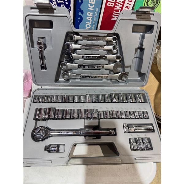 Socket and wrench set