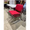 Image 1 : 4 stacking chairs