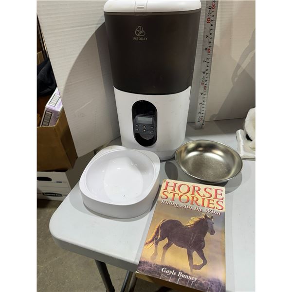 Pet items and horse stories no power cord