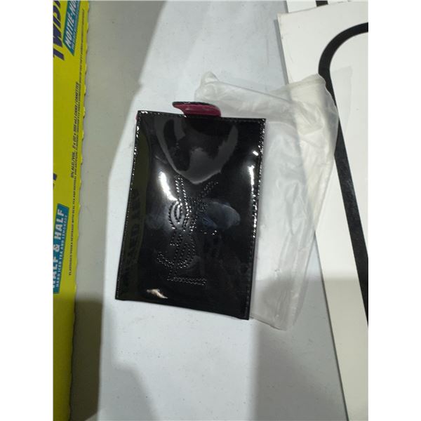 Eve Saint Laurent case