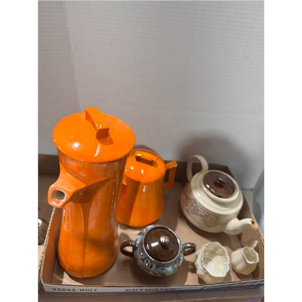 Assorted teapot, coffee, pots, cream, sugar