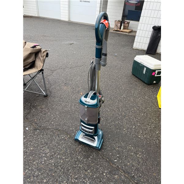 Shark vac