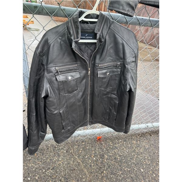 Daniel Hatcher, Paris size large