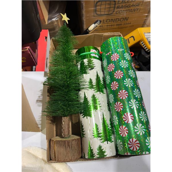 Decorative tree and gift boxes