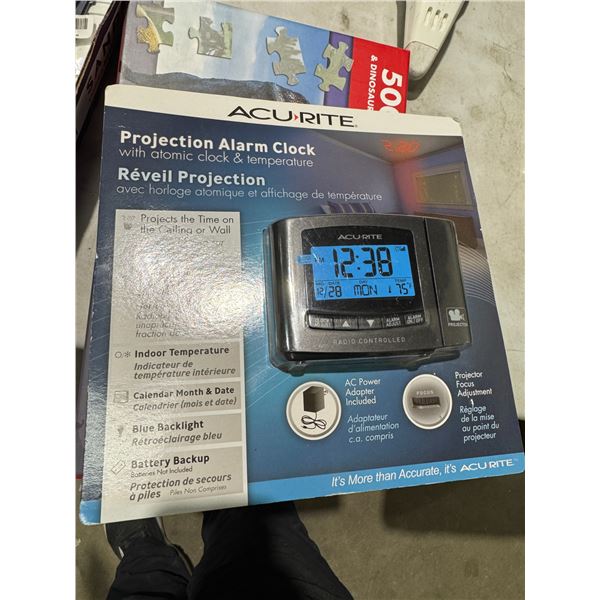Projection alarm clock