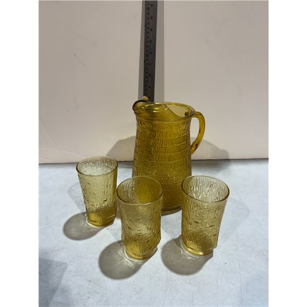 Glass pitcher and glasses