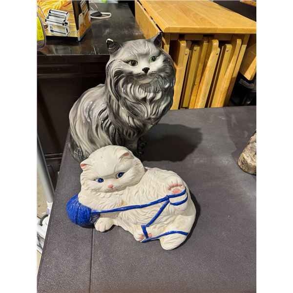 Cat figurines