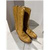 Image 1 : Boots size 8.5