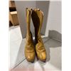Image 3 : Boots size 8.5