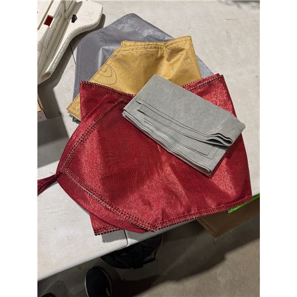 Assorted table runners, etc.