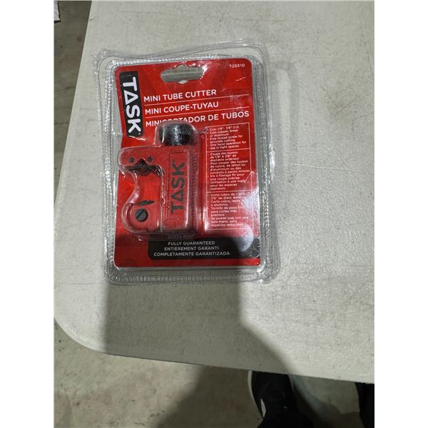 Mini tube cutter