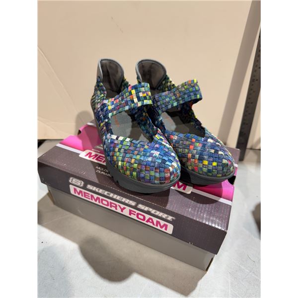 Sketchers size 39