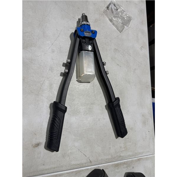 Heavy duty Rivet Gun