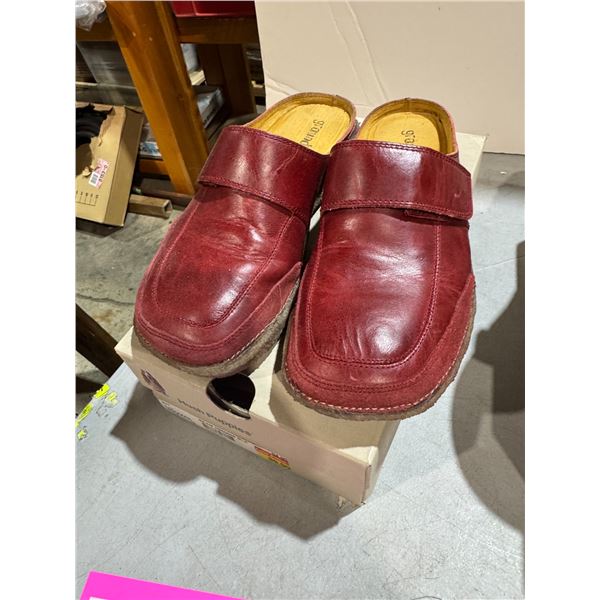 Hush puppies groundhog shoes size 8