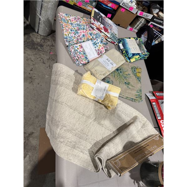 Table runners, table cloths, and napkins