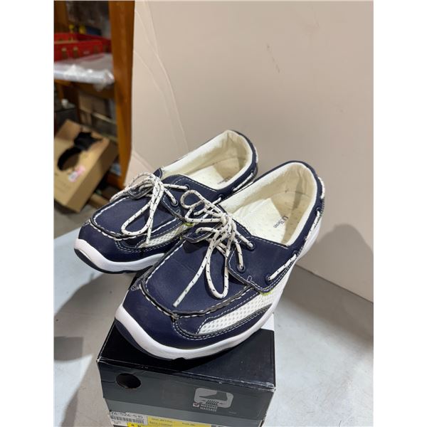 L. L. Bean shoes size 8 women's