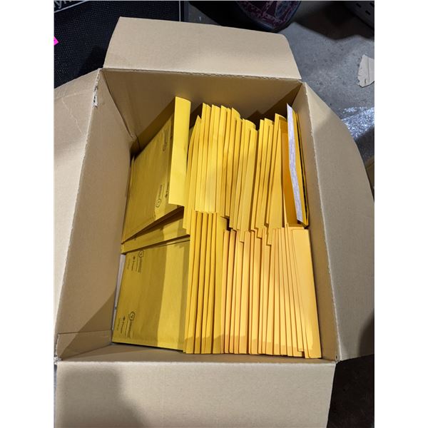 Box of padded envelopes 8.5 x 12