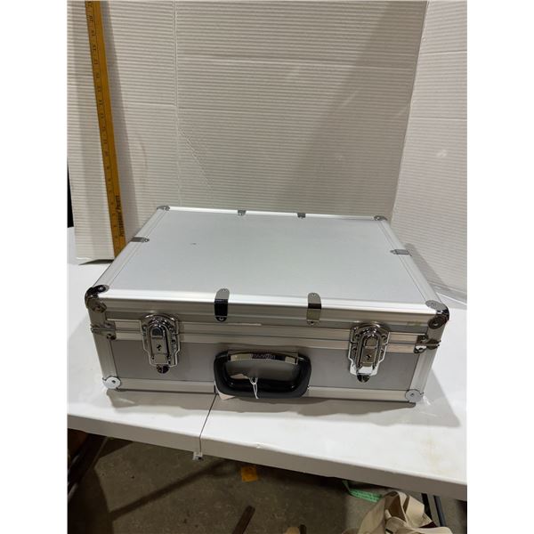 Hakuba padded aluminum case