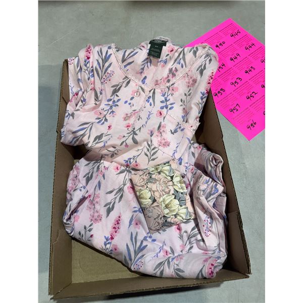 Laura Ashley, pajamas size medium