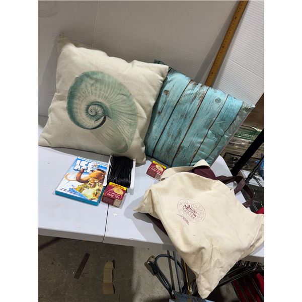 Miscellaneous lot cushions, snap plates, etc.