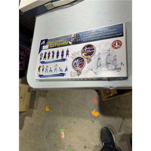 La Fayette mini figures