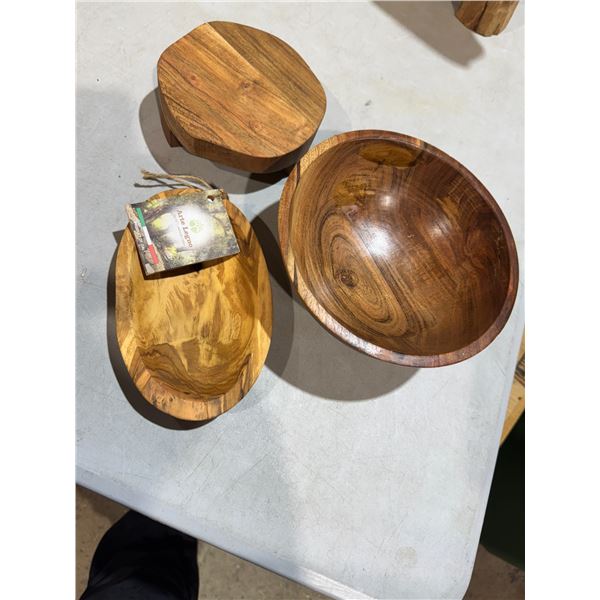 Wood serving dishes