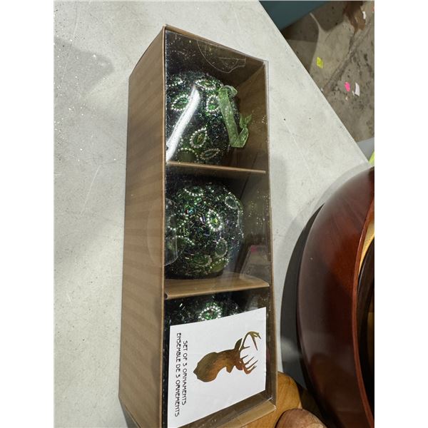 Set of three ornaments