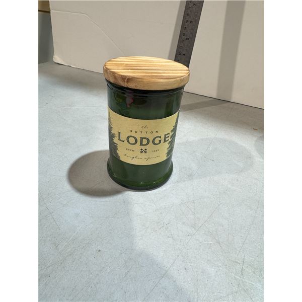 The Sutton Lodge, Douglas Spruce candle
