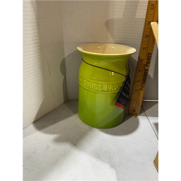 Swiss pro utensil holder