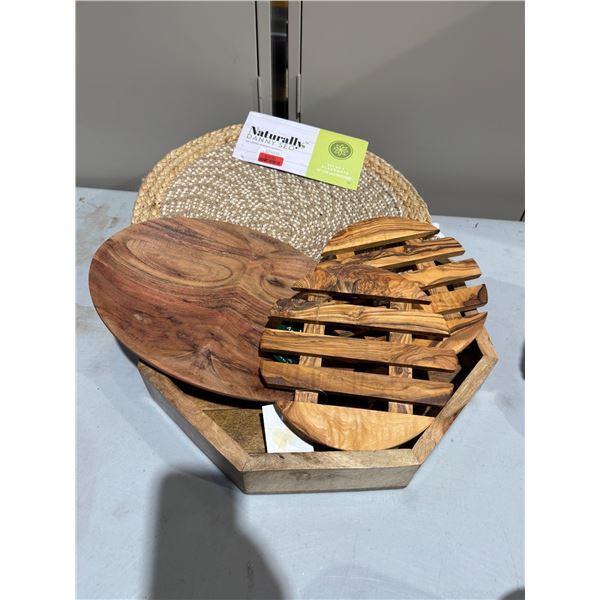 Placemats trays serving items