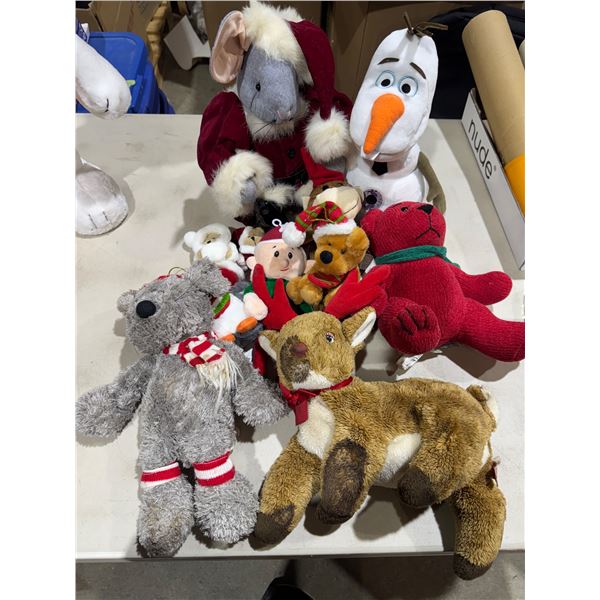 Christmas themed stuffy's and toys Olaf makes noise and moves