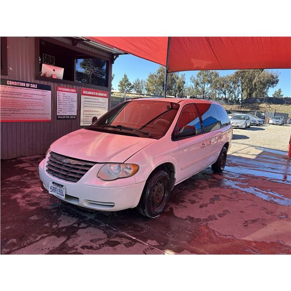2005 CHRYSLER TOWN AND COUNTRY