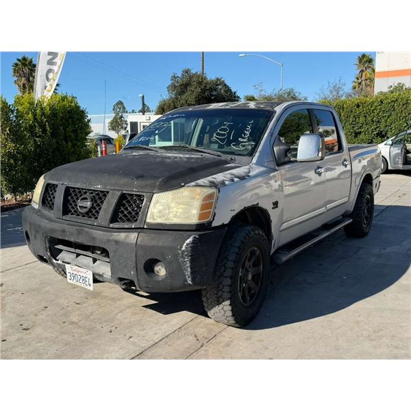 NISS TITAN 2004 T-DONATION