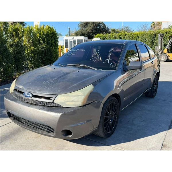 FORD  FOCUS 2010 O/S SALV-DON