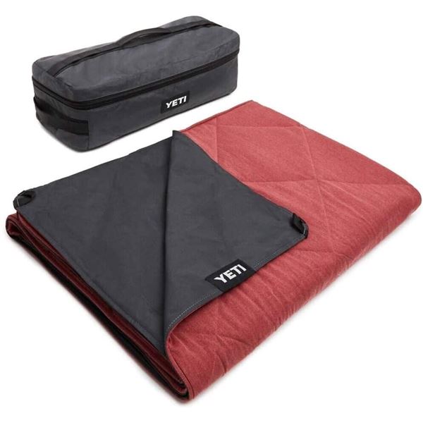 YETI Lowlands Blanket Fireside Red
