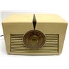 Image 1 : 1949 RCA Victor 8X542 White Bakelite Tube AM Radio