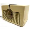 Image 2 : 1949 RCA Victor 8X542 White Bakelite Tube AM Radio
