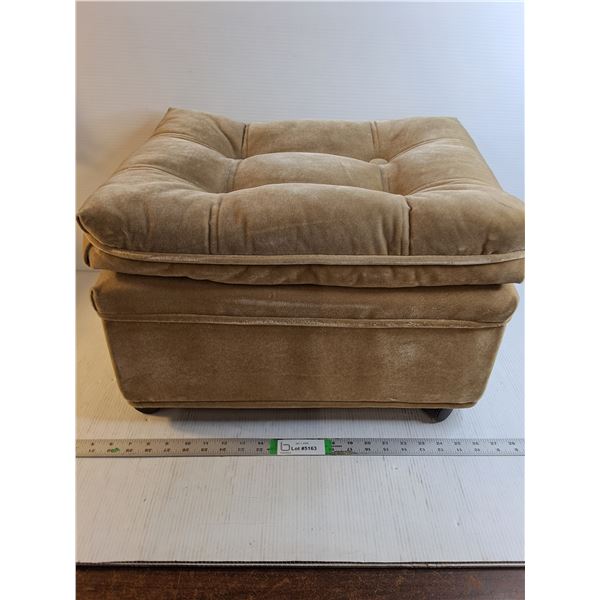Ottoman-20"x16"x13" - PICK UP