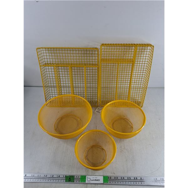 (3) Vinyl Coated Mesh Bowls 7", 8", 10", (2) Wired Cutlery Trays 12" x 13" x 3", 13" x 10" x 2"