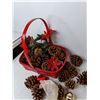 Image 3 : Artificial Christmas Bouquet, Pinecones