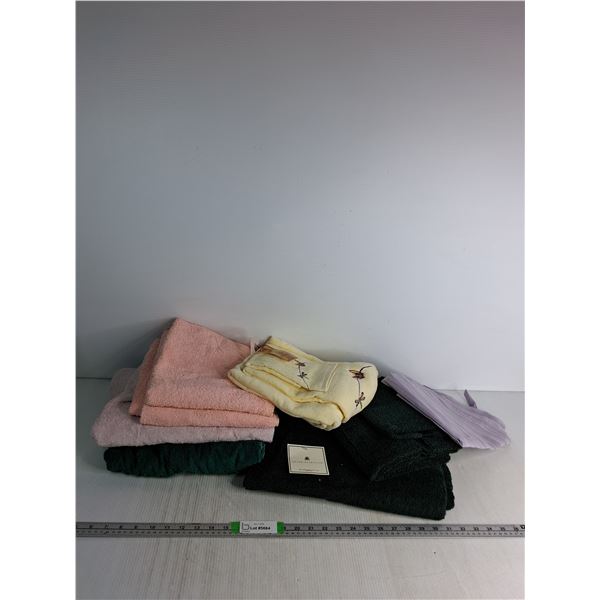 Variety Of Towels Up To 51"x30"- Bouquet Collectors (3) Piece, Grand Patrician (3) Piece Set