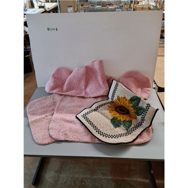 Toilet Cover And Rug Set