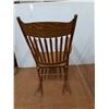 Image 4 : *Vintage Unmarked Wooden Oak Rocking Chair, 30" x 25" x 42", Cannot Ship