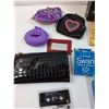 Image 5 : Lot: Change/Coin Purses, Breaking Dawn & New Moon Audio Books, Make-up Mirror, Avon Watch, Misc
