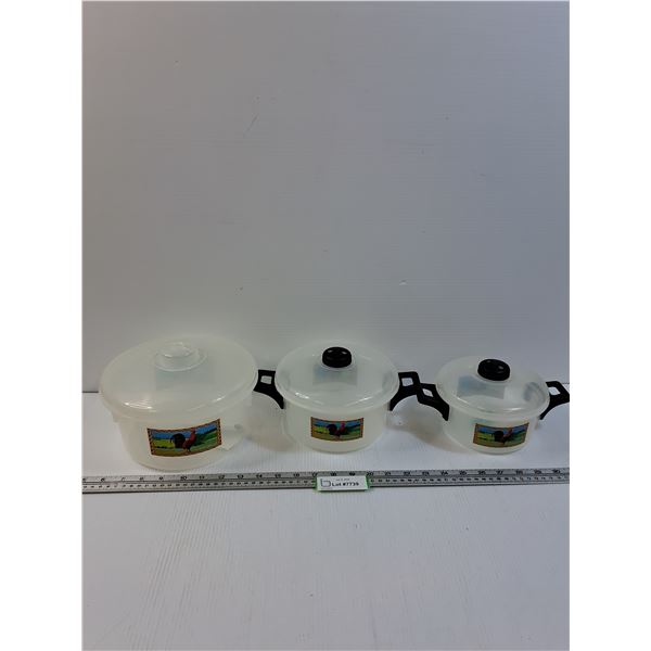 (3) Rooster Plastic Microwave Dishes w/Lids Set