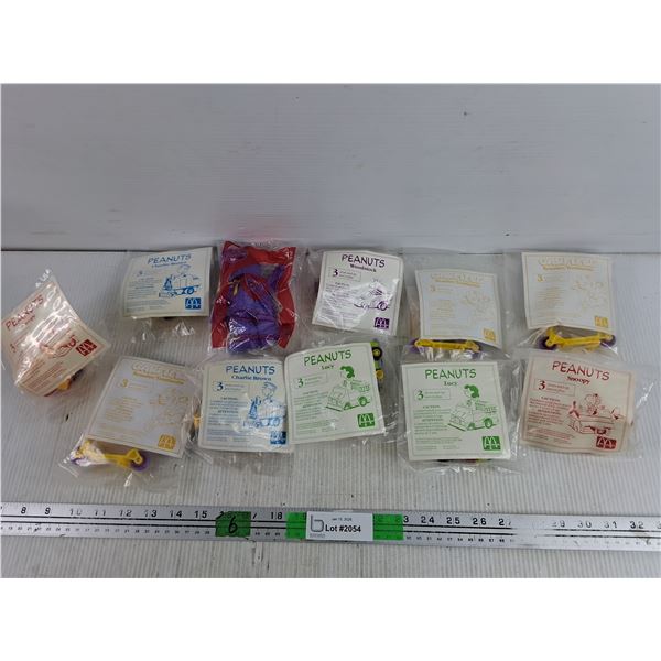 Vintage McDonald's Happy Meal Toys - Peanuts - Snoopy, Lucy, Charlie Brown - Sealed