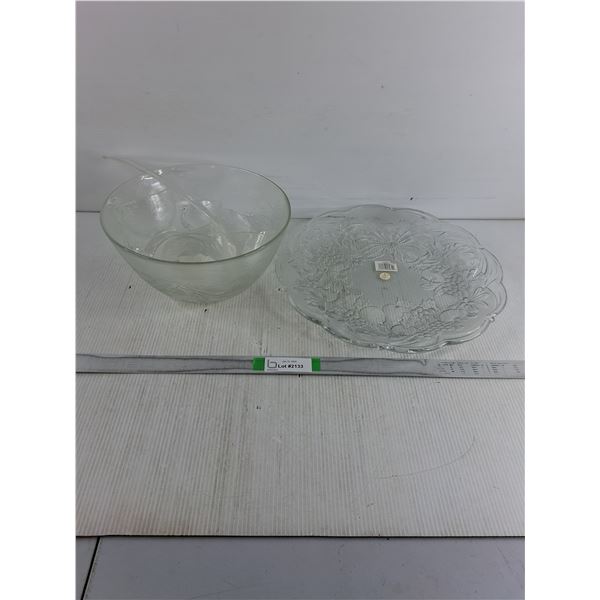 Punch Bowl with 8 Mugs and Ladle and Christmas Themed Glass Serving Tray