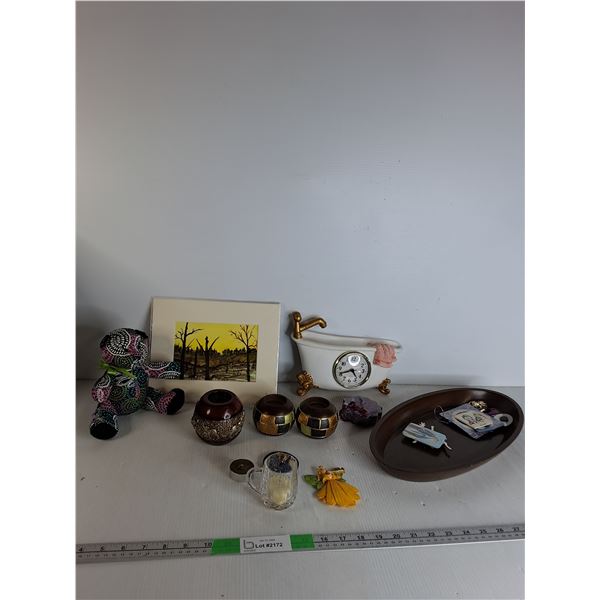 Bath Tub Clock, Wooden Decorative Plate