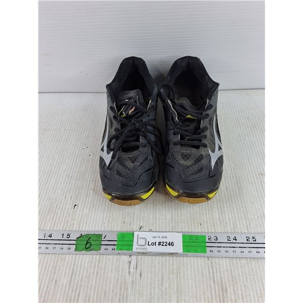 Mizuno SR Touch Sneakers - Size W9