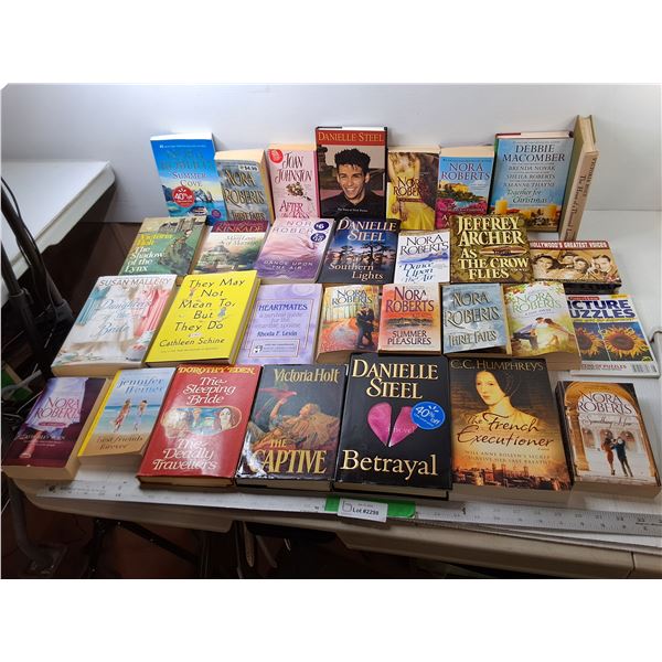 Book Lot- Nora Roberts, Danielle Steel, Victoria Holt, Misc.- Pickup Preferred